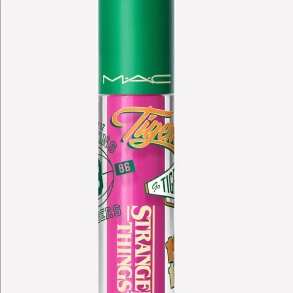 MAC Cosmetics bright fuscia